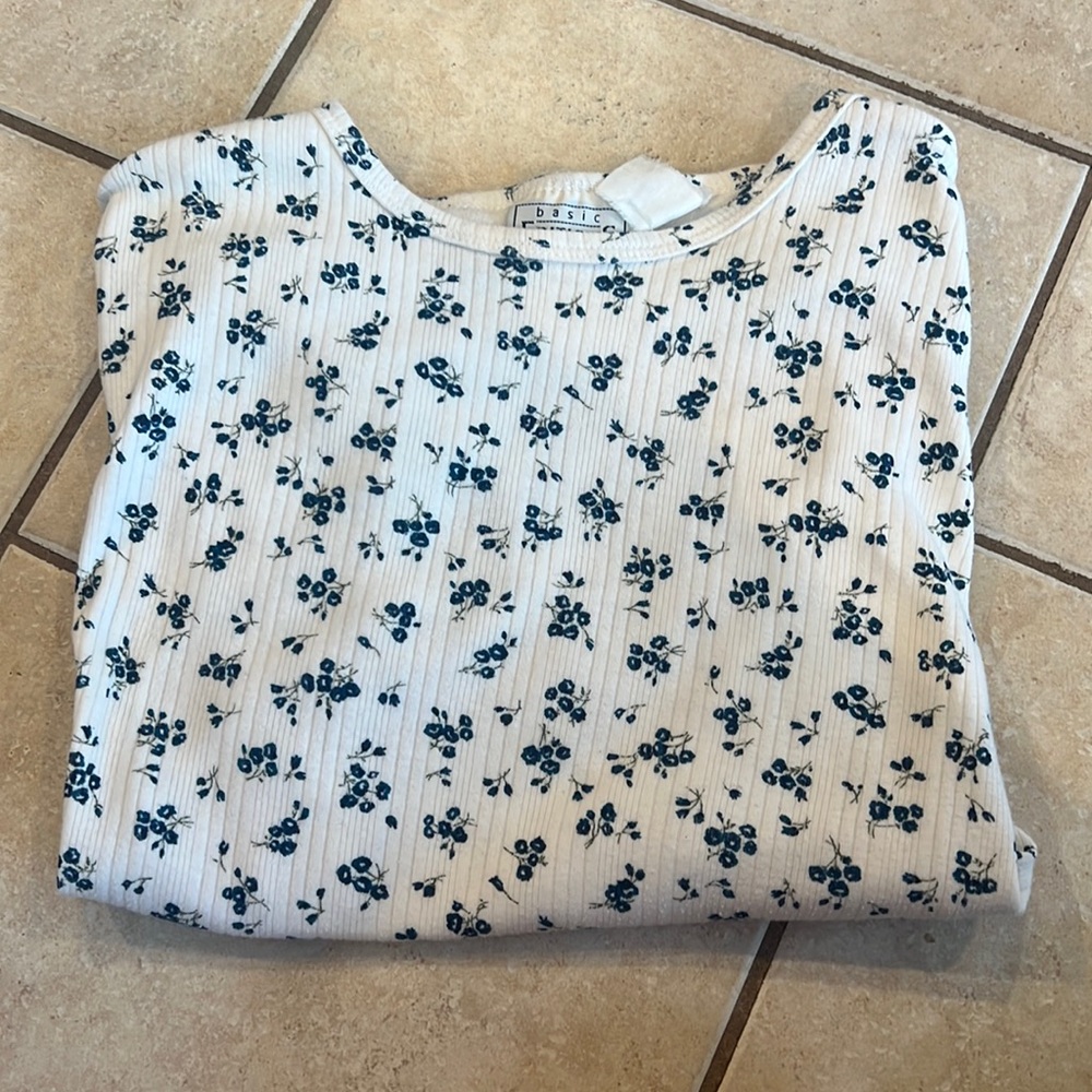 Basic Editions white floral knitted shirt